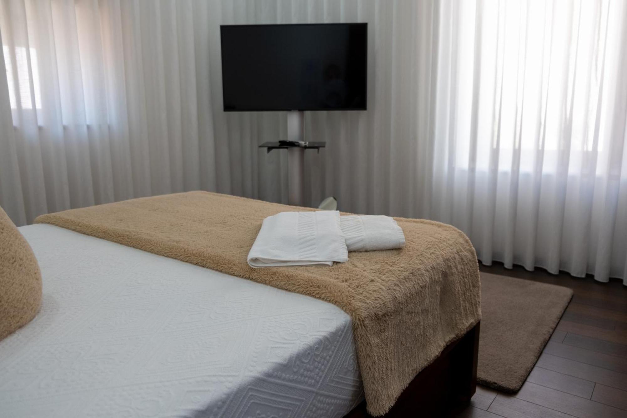 Deluxe Villa Home, Peace & Spa 빌다도콘데 외부 사진